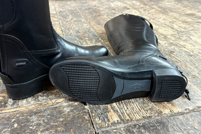 New in Box Saxon Boots
